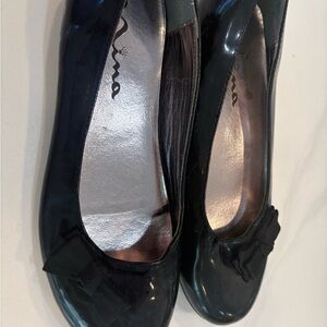 Nina Glossy Black Flats with Bow Accent